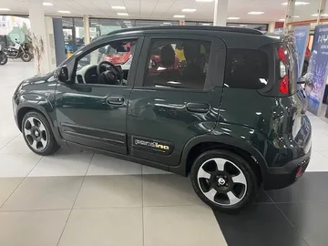 Car image 3