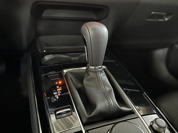 Car image 24