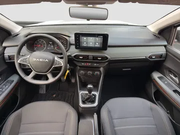 Car image 15
