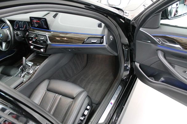 BMW 530d Touring xDrive 195 kW image number 12