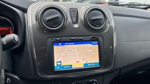 Car image 38