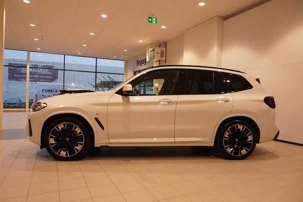 BMW iX3 M Sport 210 kW image number 3