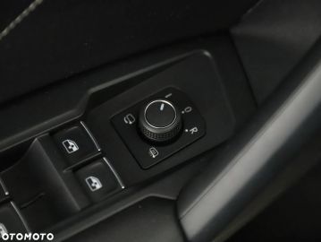 Car image 38