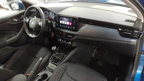 Car image 15