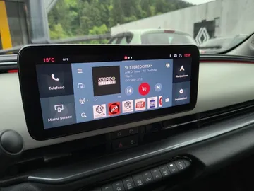 Car image 15