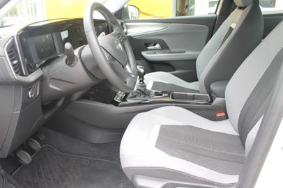 Car image 12