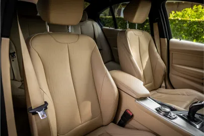 Car image 28