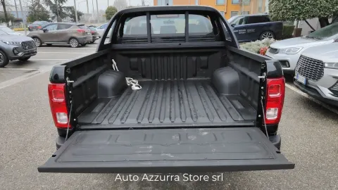 Car image 30