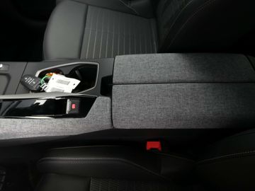 Car image 32