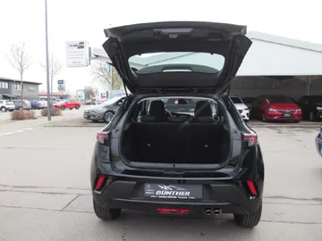 Car image 14