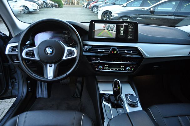 BMW 520d xDrive 140 kW image number 13