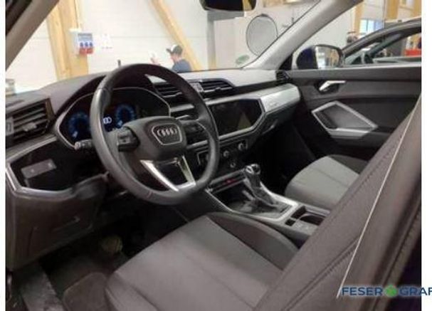 Audi Q3 35 TDI S-line 110 kW image number 5