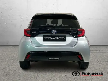 Car image 5