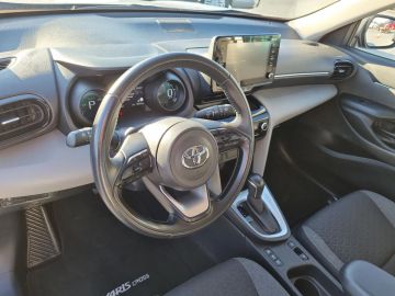 Car image 16