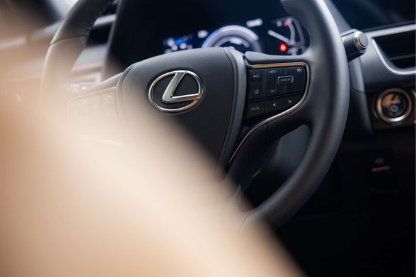 Lexus UX 250h 135 kW image number 34