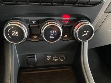 Car image 33