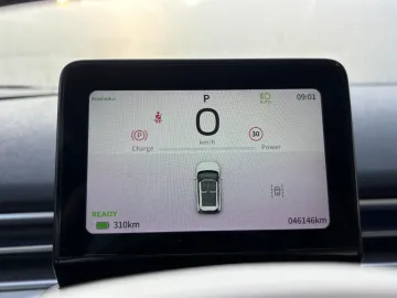 Car image 30