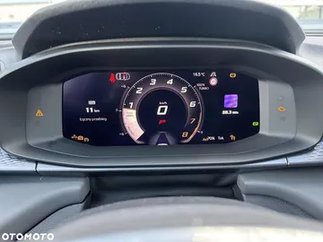 Car image 30