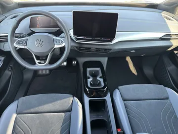 Car image 29