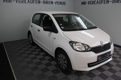 Car image 3