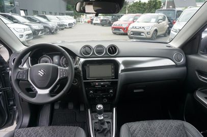 Car image 13