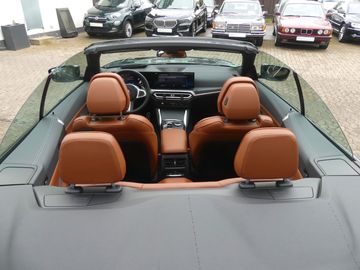 Car image 30