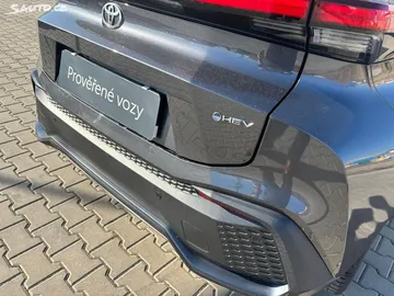 Car image 27