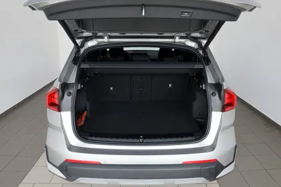 Car image 29