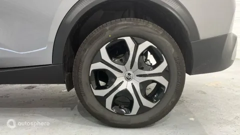 Car image 20