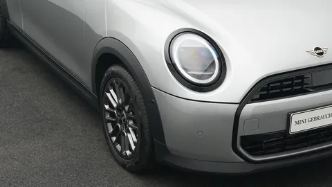 Car image 22