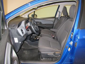 Car image 9