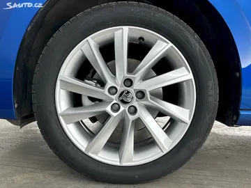 Car image 28