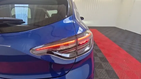 Car image 30