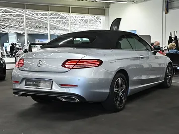 Car image 28