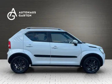 Car image 4