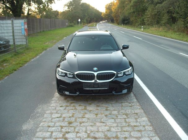 BMW 320d Touring M Sport 140 kW image number 1