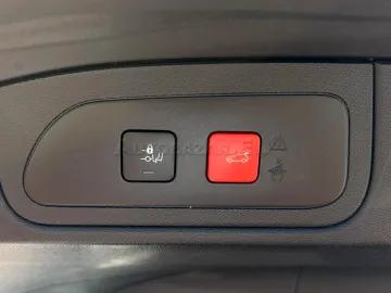 Car image 38
