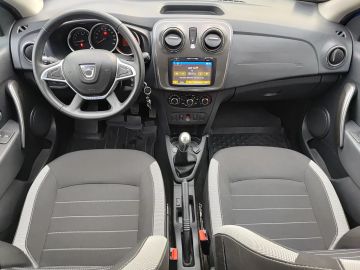 Car image 20