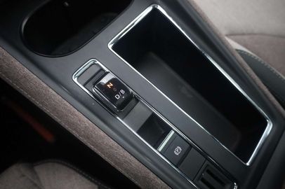 Car image 33