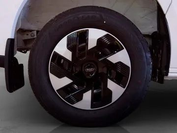 Car image 27