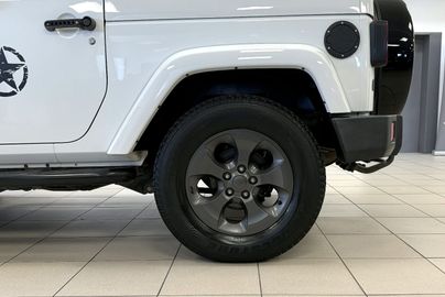 Car image 38