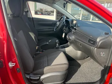 Car image 19
