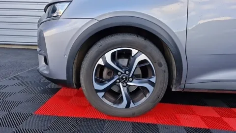 Car image 33