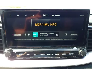 Car image 27