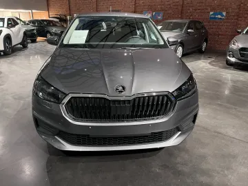 Car image 5