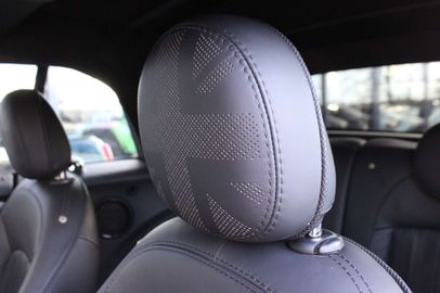 Car image 36