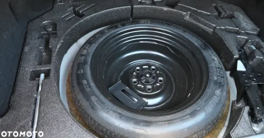 Car image 35