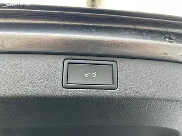 Car image 35