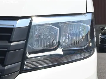 Car image 28