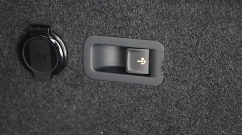 Car image 33